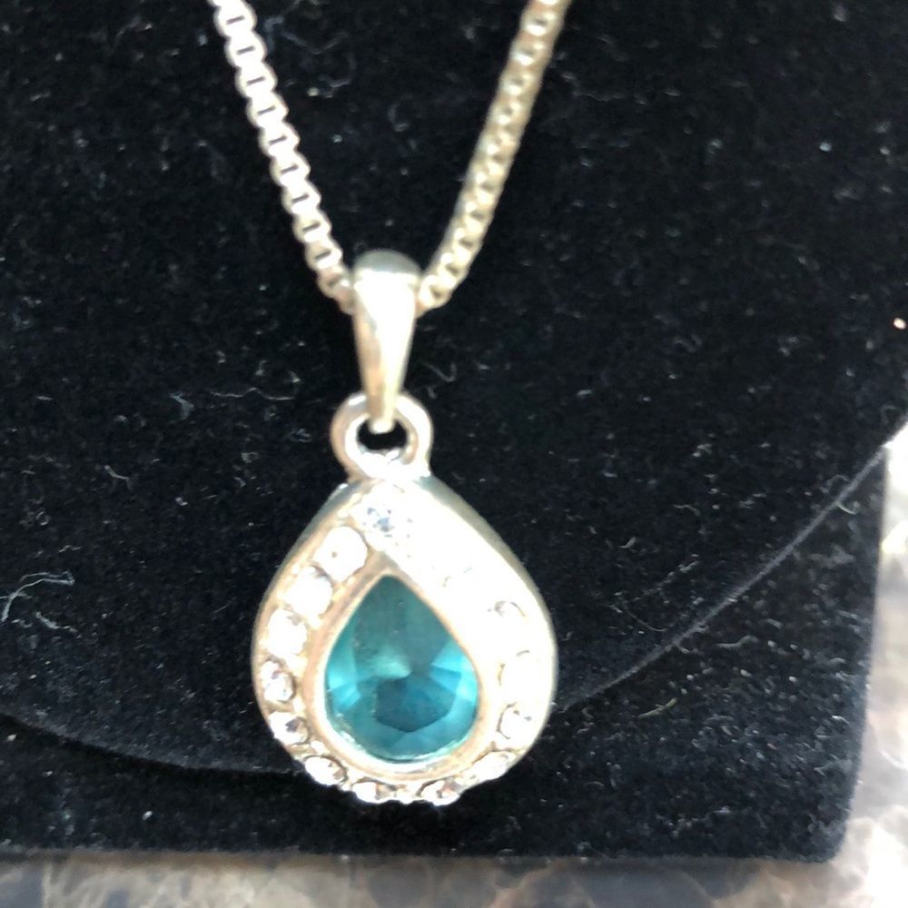 926 box chain with fashion blue pendant